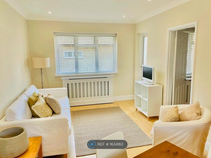 1 Bedroom Flat To Rent In High Street Colliers Wood, London, SW19