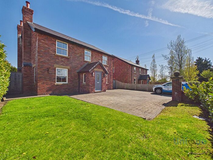 4 Bedroom Detached House For Sale In Back Lane, Poulton-Le-Fylde, FY6