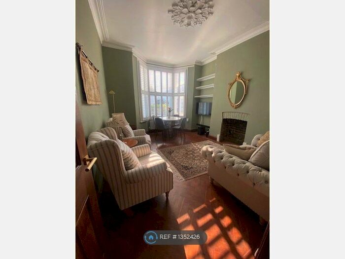 2 Bedroom Flat To Rent In Edith Grove, London, SW10