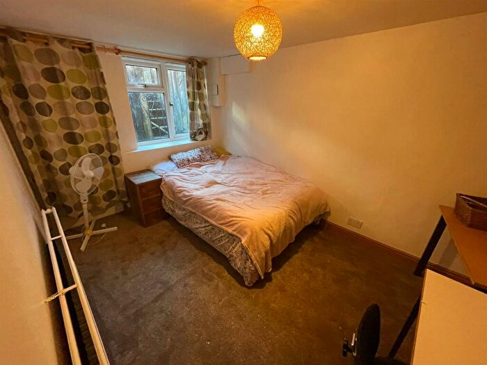6 Bedroom Terraced House To Rent In Newport Gardens, Headingley, Leeds, LS6