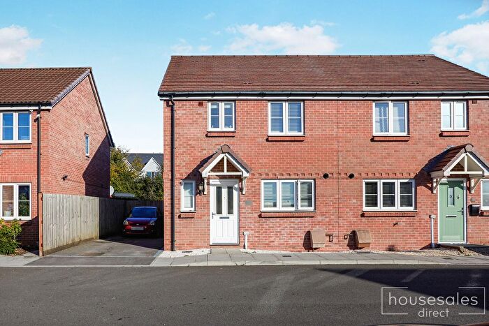 3 Bedroom Semi-Detached House For Sale In Snowdrop Wynde, Shaftesbury, SP7