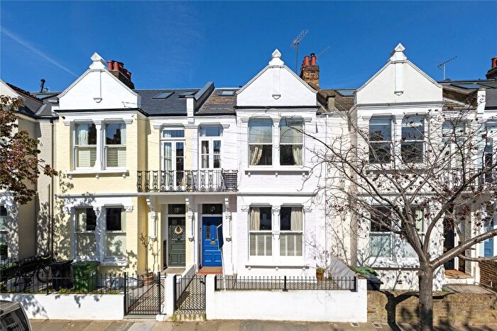 2 Bedroom Flat For Sale In Hestercombe Avenue, London, SW6