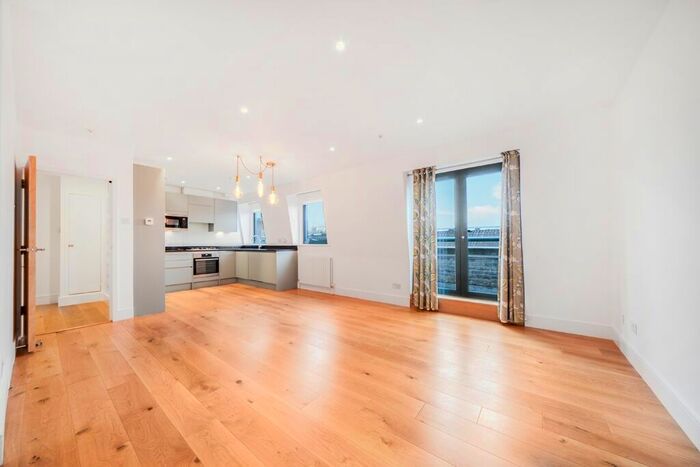 2 Bedroom Flat To Rent In Woodland Crescent, London, SE10