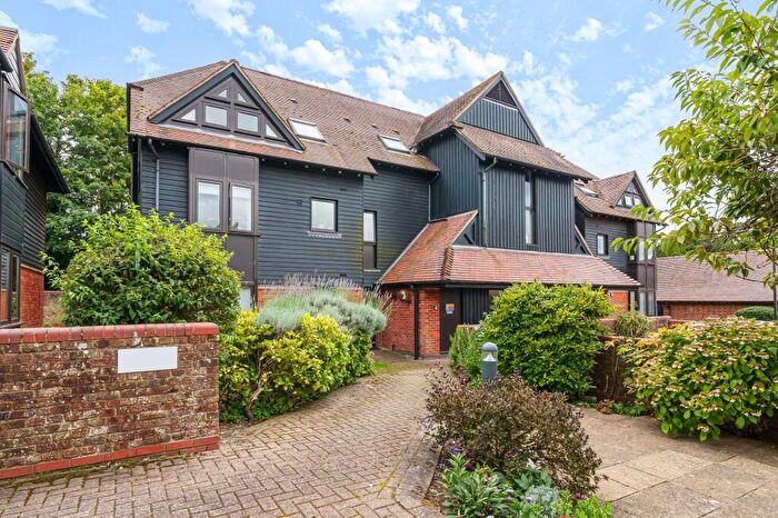 2 Bedroom Retirement Property For Sale In Palace Gate, Odiham, RG29
