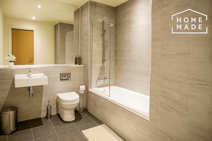 3 Bedroom Flat To Rent In The Slate Yard, M3