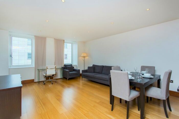 2 Bedroom Flat To Rent In Baker Street, London, NW1