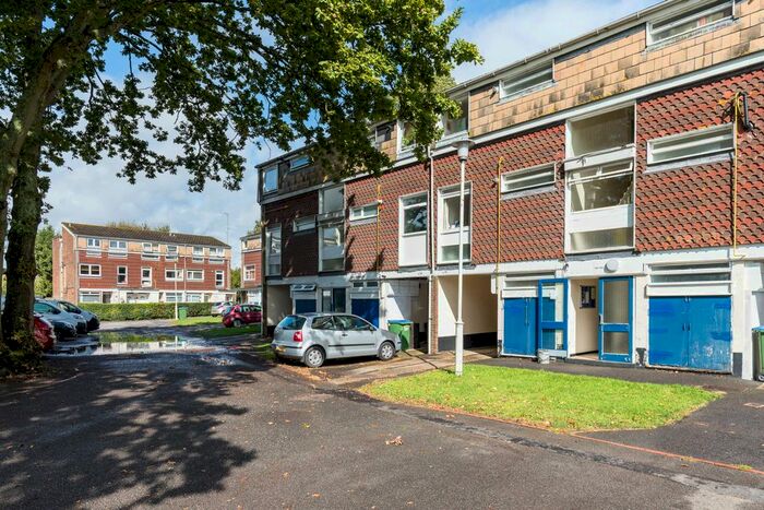 1 Bedroom Flat To Rent In South Holmes Road, Horsham, RH13