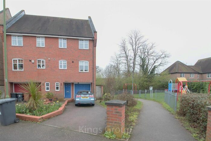 3 Bedroom Property To Rent In Lilbourne Drive, Hertford, SG13