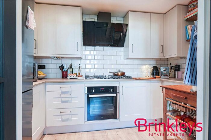 1 Bedroom Flat To Rent In Vineyard Hill Road, London, SW19