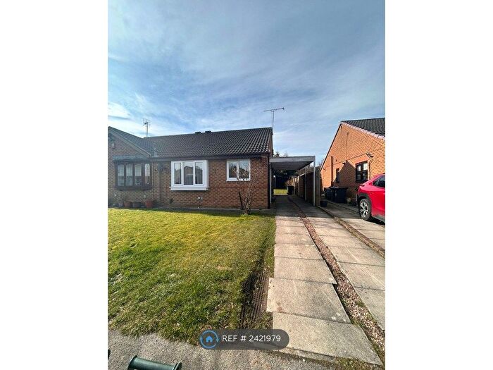 2 Bedroom Bungalow To Rent In Hazelcroft, Bradford, BD2