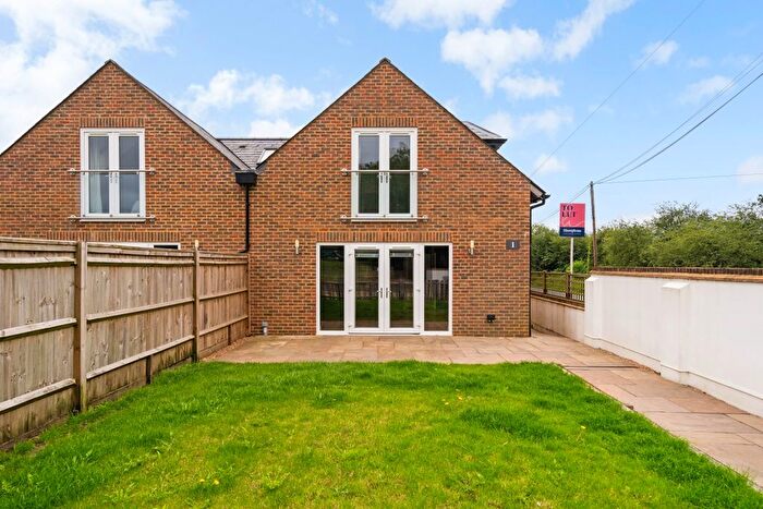 3 Bedroom Semi-Detached House To Rent In Church Walk, Brighton Road, Horley, RH6