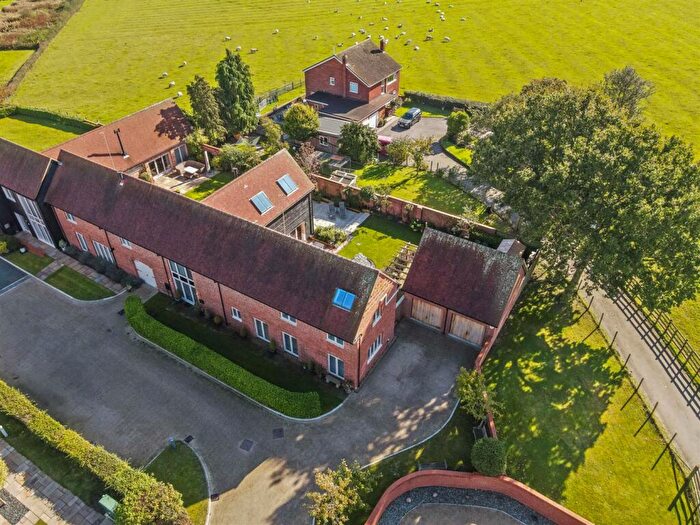 3 Bedroom Barn Conversion For Sale In Kenilworth Road, Knowle, Solihull, B93