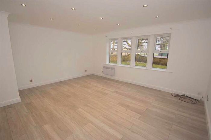 2 Bedroom Flat To Rent In Old Park Road, LS8