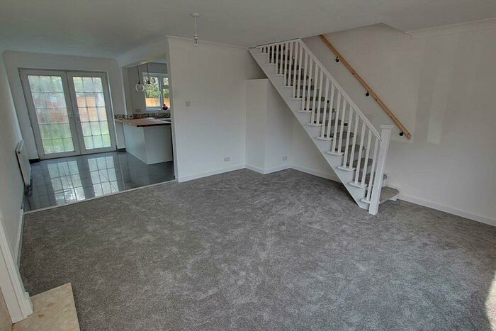 3 Bedroom Semi-Detached House To Rent In Highfield Road, Beverley, HU17