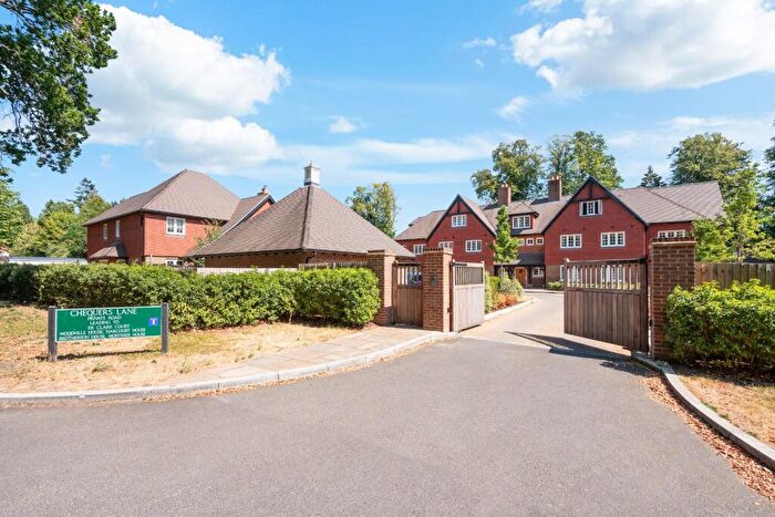 2 Bedroom Flat For Sale In Chequers Lane, Walton On The Hill, KT20