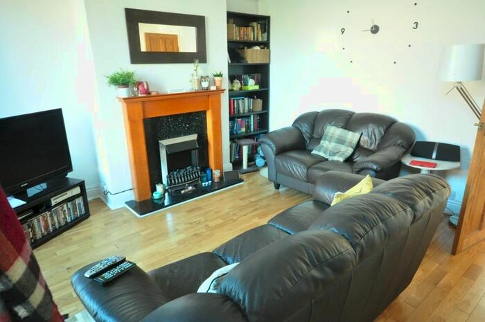 2 Bedroom Property To Rent In Horsforth, Leeds, West Yorkshire, LS18