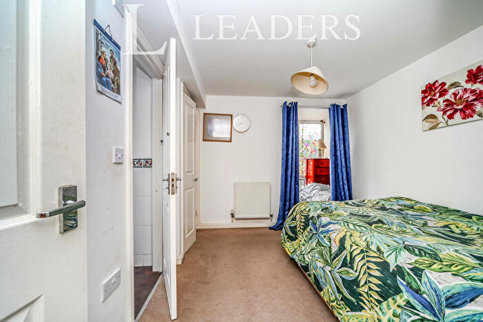 2 Bedroom Apartment To Rent In Heron Quay, Bedford, MK40