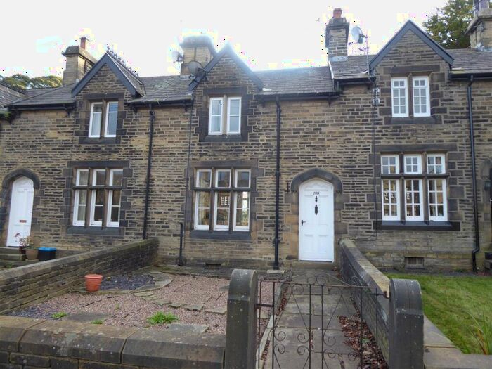 2 Bedroom House To Rent In Wakefield Road, Halifax, HX3
