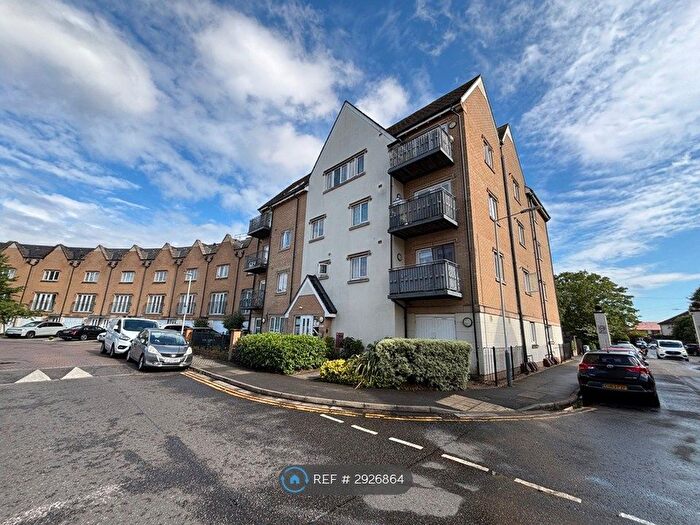 1 Bedroom Flat To Rent In Varcoe Gardens, Hayes, UB3