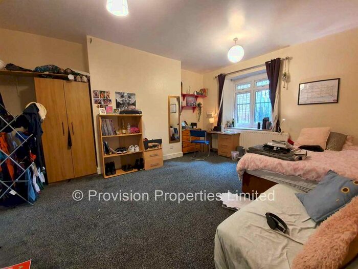 6 Bedroom Terraced House To Rent In Cardigan Road, Headingley, Leeds, LS6