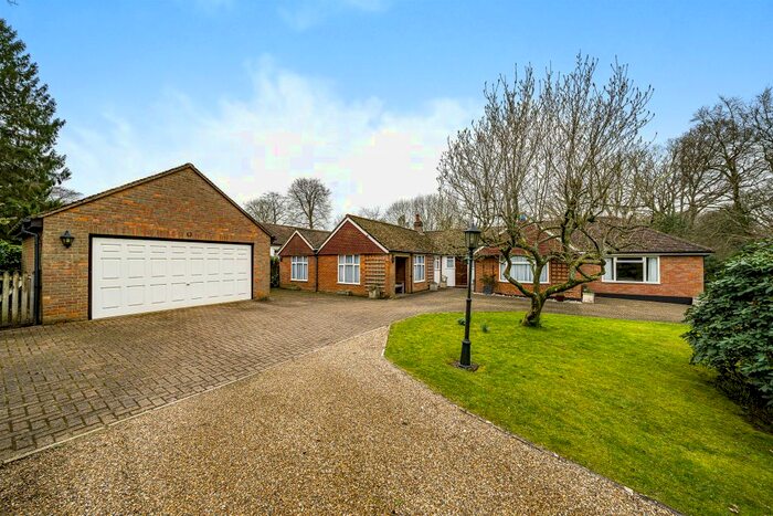4 Bedroom Detached Bungalow For Sale In Shootersway, Wigginton, Tring, HP23