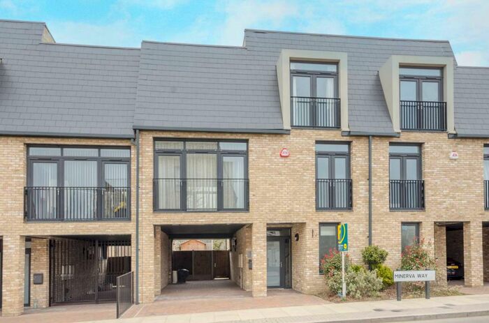 4 Bedroom House To Rent In Minerva Way, High Barnet, Barnet, EN5