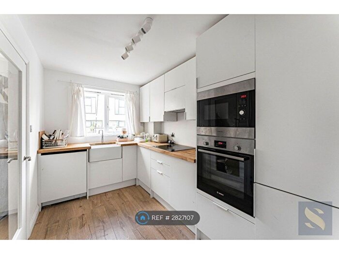 2 Bedroom End Terrace House To Rent In Alnwick Road, London, E16