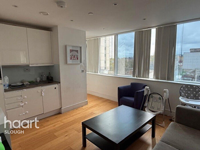 1 Bedroom Apartment For Sale In High Street, Slough, SL1