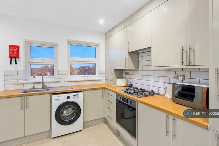 3 Bedroom Flat To Rent In Plashet Grove, London, E6