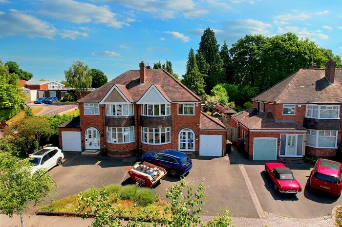 3 Bedroom Semi-Detached House To Rent In Greswolde Road, Solihull, B91