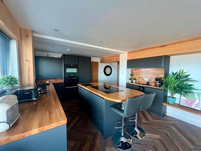 2 Bedroom Flat For Sale In Abbey Road, Malvern, WR14