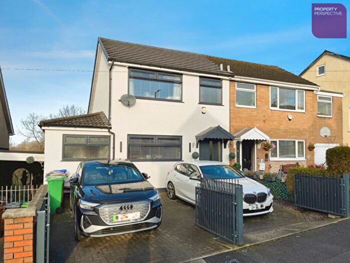 3 Bedroom Semi-Detached House For Sale In Hill Lane, Manchester, M9