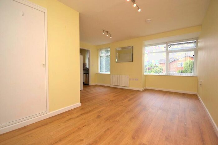 Studio To Rent In Hartsbourne Road, Earley, RG6