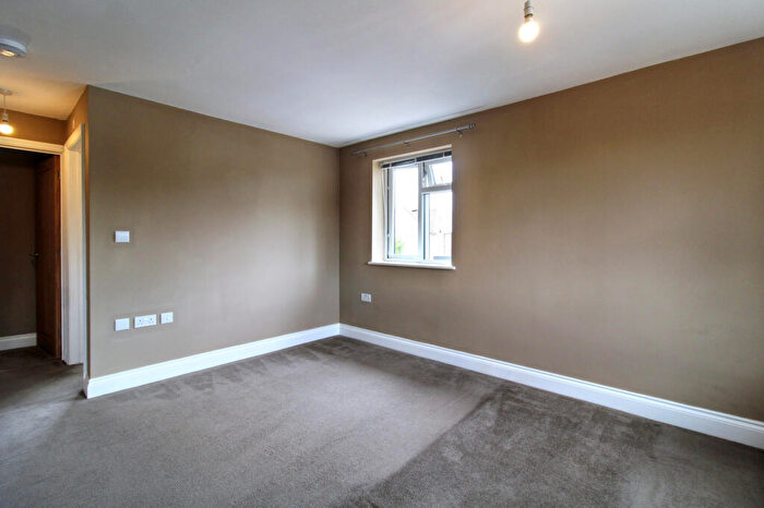 1 Bedroom Maisonette To Rent In Ash Street, Aldershot, Hampshire, GU12