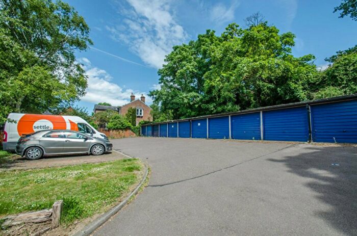 2 Bedroom Flat For Sale In Cannon House, Queen Street, Hitchin, Hertfordshire, SG4