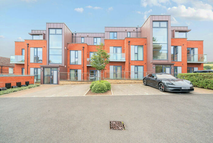 2 Bedroom Apartment To Rent In Denzil Road, Guildford, Surrey, GU2