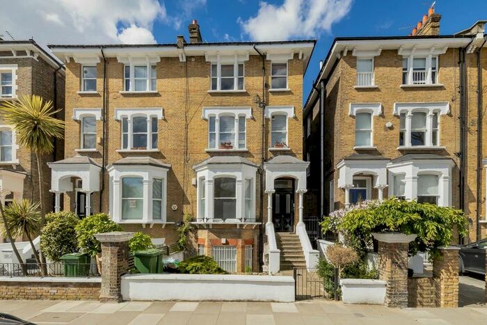 3 Bedroom Flat To Rent In Randolph Avenue, London, W9