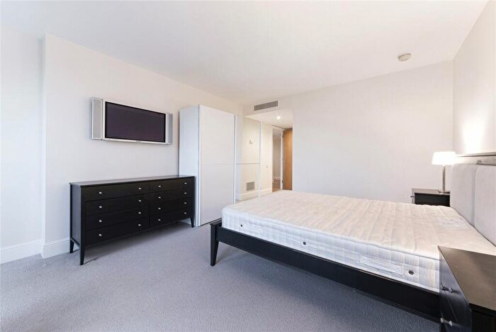 2 Bedroom Apartment To Rent In Westferry Circus, London, E14