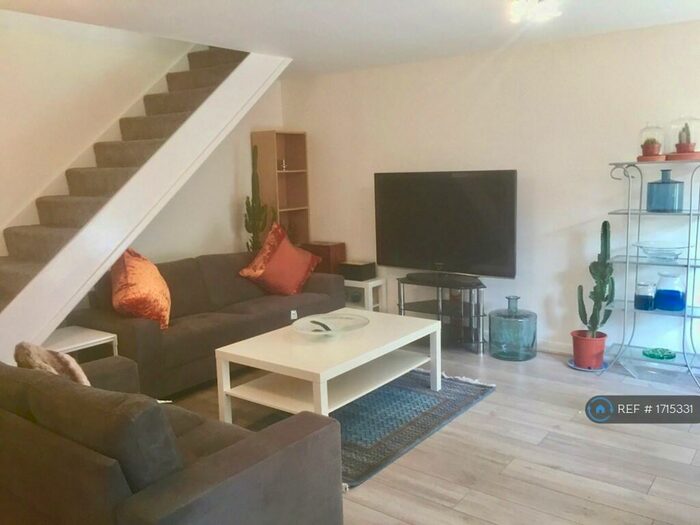 3 Bedroom Maisonette To Rent In London, London, E1W