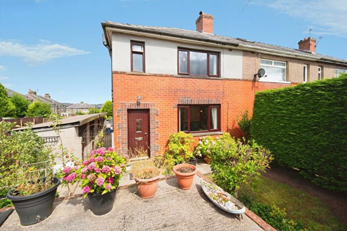 3 Bedroom End Of Terrace House For Sale In Weatherhouse Terrace, Halifax, West Yorkshire, HX2