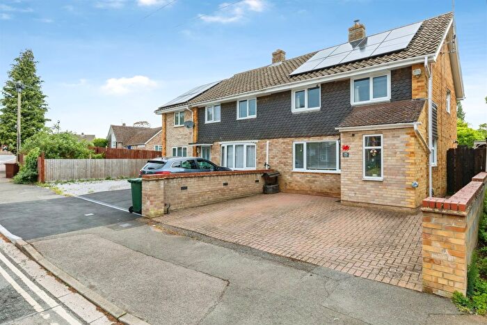 2 Bedroom Semi-detached House For Sale In Prescott Avenue, Banbury, OX16