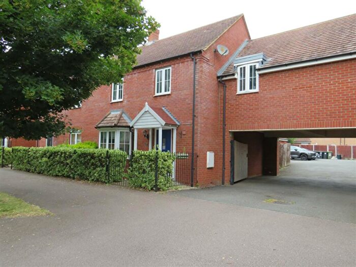 4 Bedroom Terraced House To Rent In Tansy Avenue, Stotfold, Hitchin, SG5