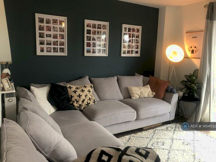 3 Bedroom Semi-Detached House To Rent In Jubilee Close, Sandy, SG19