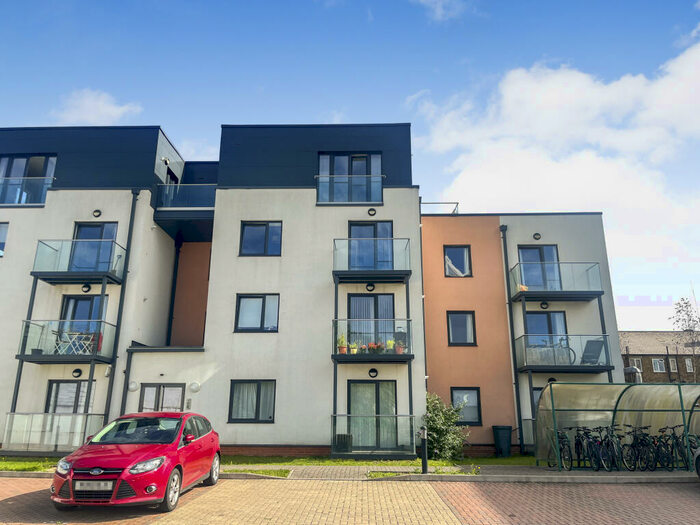 2 Bedroom Apartment To Rent In Willow Court, Cambridge Road, KT1