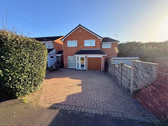 4 Bedroom Detached House For Sale In Vicarage Road, Wollaston, Stourbridge, DY8