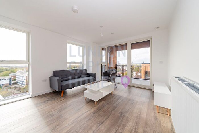2 Bedroom Flat To Rent In Tidey Apartments, East Acton Lane, London, W3
