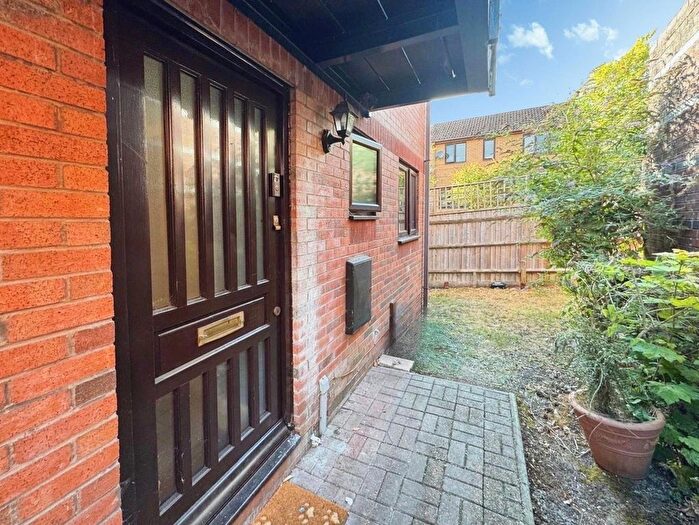 Maisonette For Sale In Wyatt Close, High Wycombe, HP13