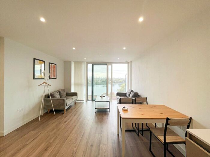 2 Bedroom Apartment To Rent In Skylark Point, Woodberry Down, Finsbury Park, N4