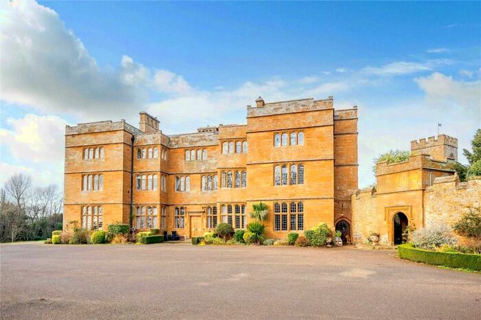 2 Bedroom Apartment For Sale In Brockhall, Northampton, Northamptonshire, NN7