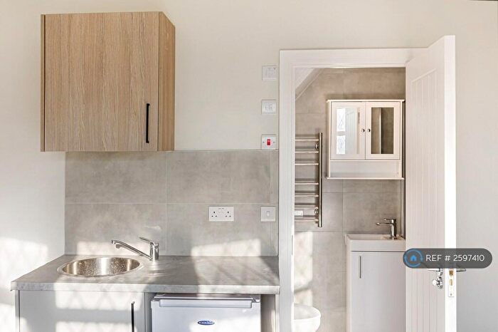 Studio To Rent In Broad Walk, London, SE3
